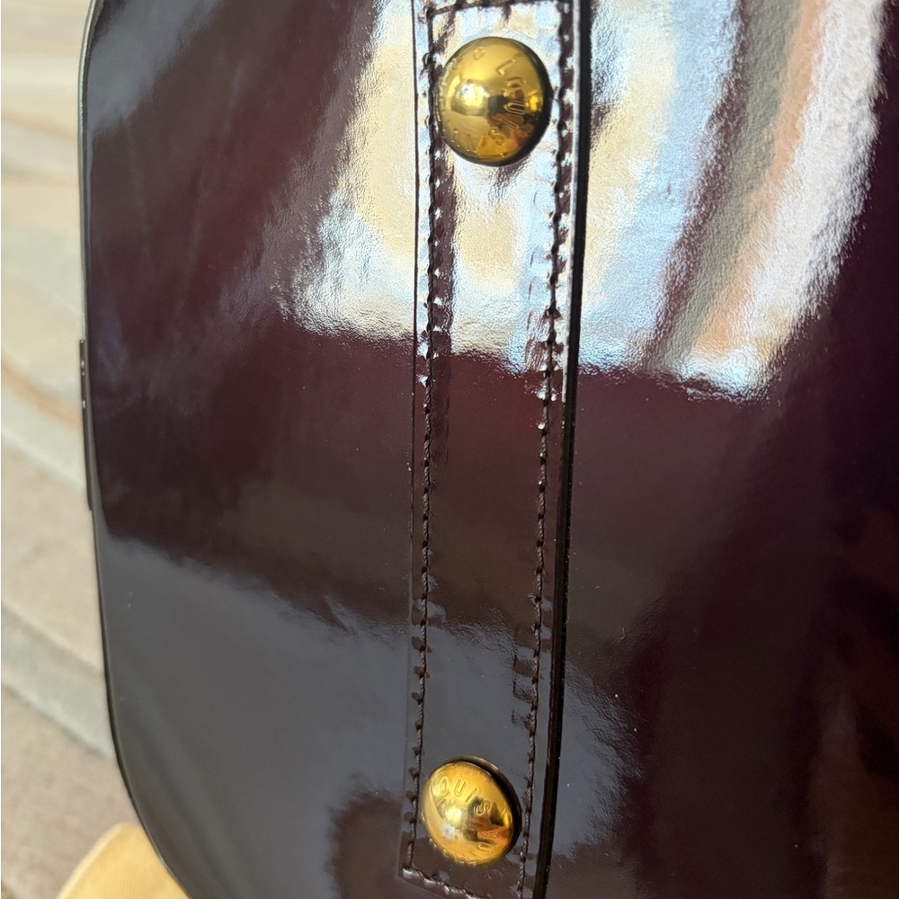 Louis Vuitton Alma patent leather monogram bag - Picture 7 of 10